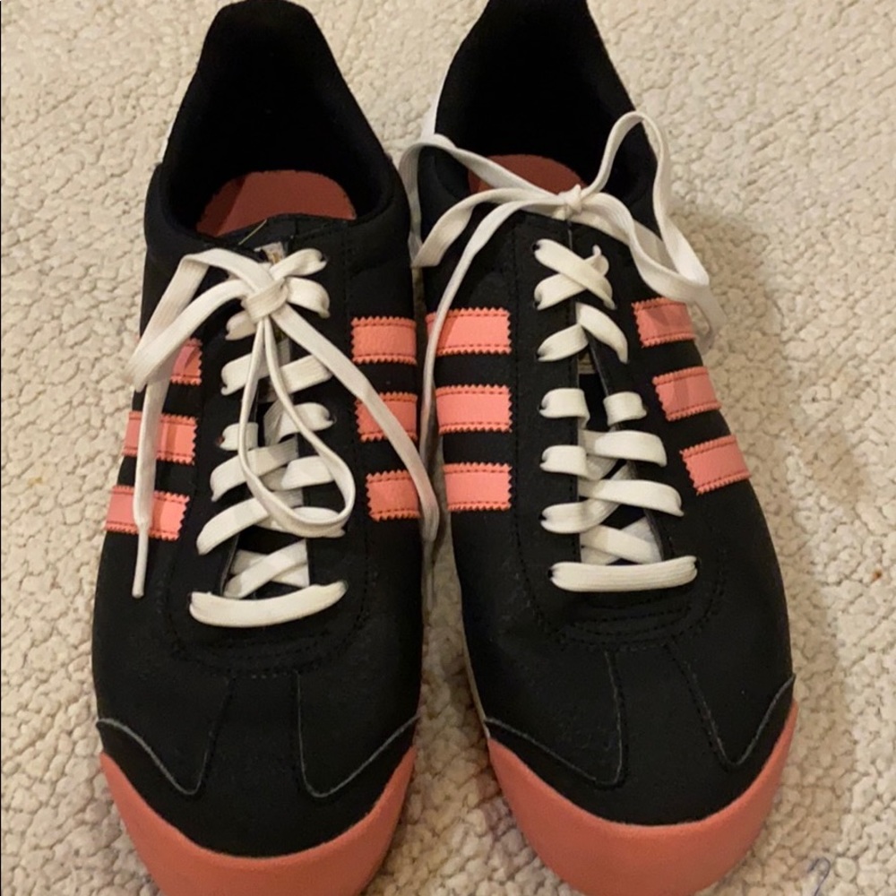 Shoes - Picture 2 of 5